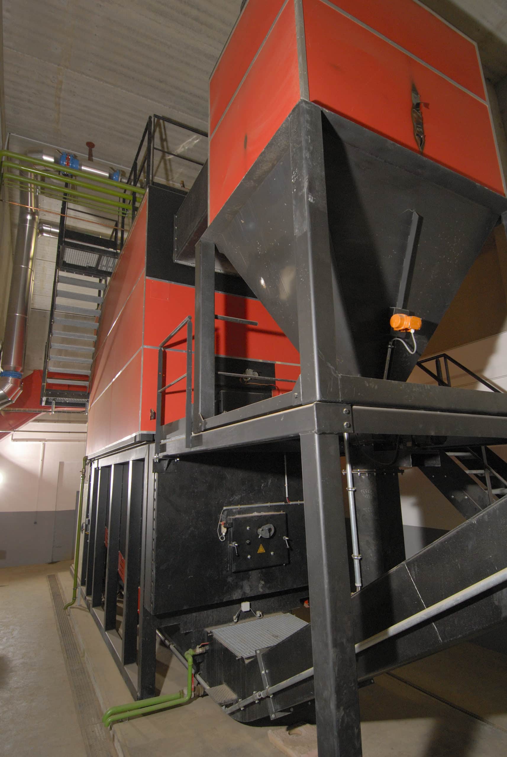 Chaufferie urbaine biomasse - S. Leitenberger - Adobe Stock #366453525